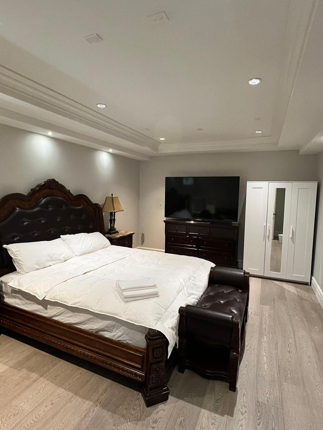 Private Rooms In Vancouver West Экстерьер фото