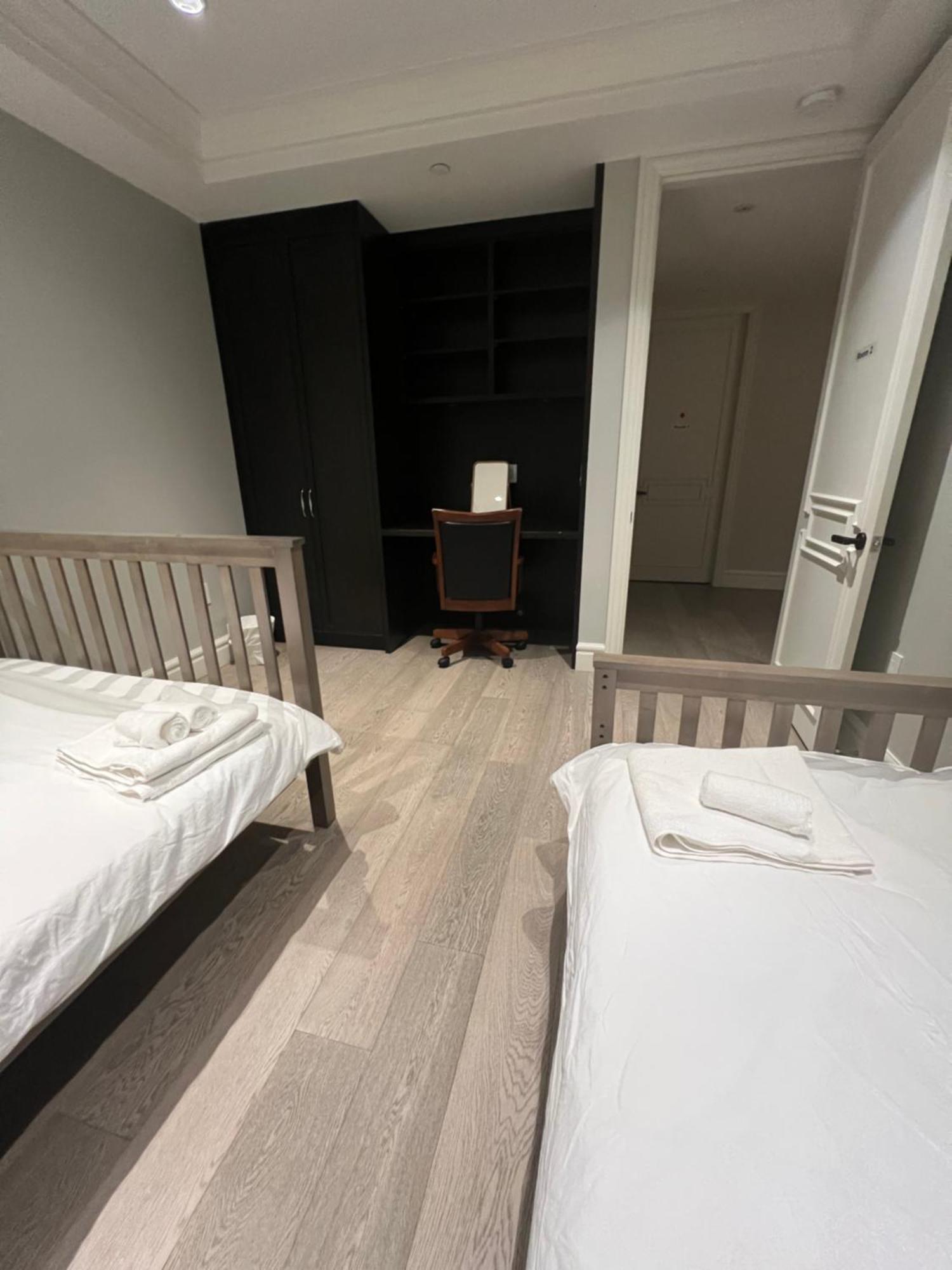 Private Rooms In Vancouver West Экстерьер фото